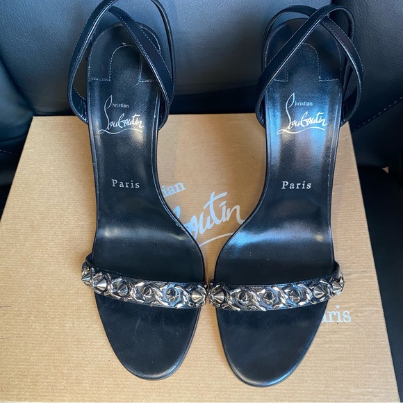 Christian Louboutin - Picture 6 of 11